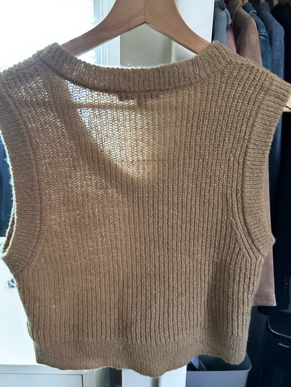 Madewell Cropped V-Neck Sweater Vest - Picture 5 of 7
